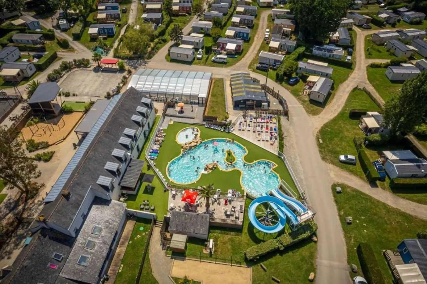 Camping - Parc Aquatique - Ccafh0F Ambon Кемпинг